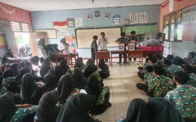 Belajar Berdemokrasi di SMP Bina Desa